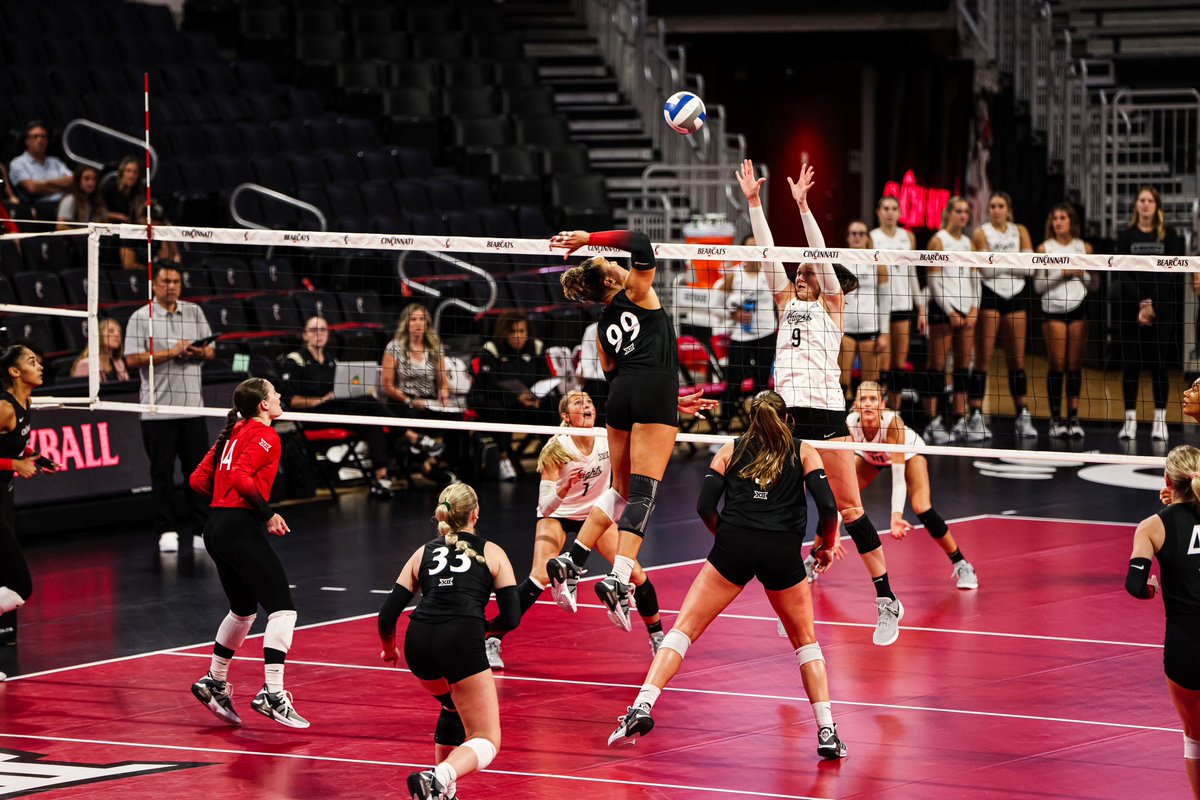 shotbycara's tweet photo. lil bit of volleyball through my lens https://t.co/G8BAYRMw0A