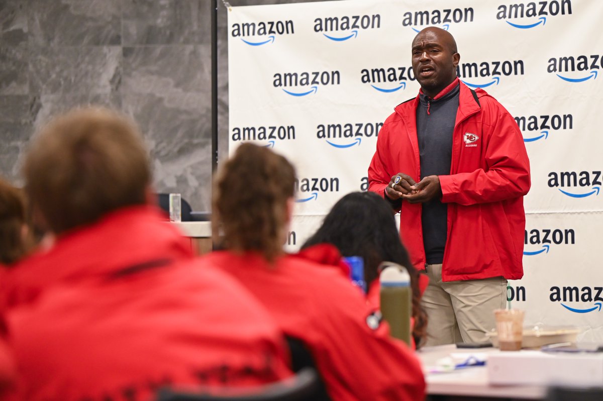 NFLonPrime's tweet photo. #TNFForGood joined @Chiefs legend Will Shields and City Year Kansas City to celebrate the Corps members who have rallied and worked hard to invest in Kansas City Public Schools. https://t.co/vJq8zS3329