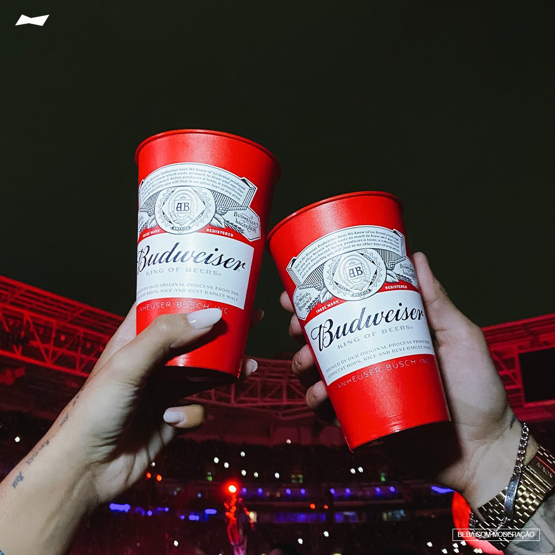 Budweiser_Br's tweet photo. Se tem showzão histórico 🤟🏽a gente marca presença. Somos a cerveja🍺oficial do do #BudComTheWeeknd, e em SP,  convidamos uma galera GIGANTE 🙌pra curtir cada minuto de uma experiência especial, que só a gente tem! 🥳

#BebaComModeração https://t.co/hrMF97FuOz