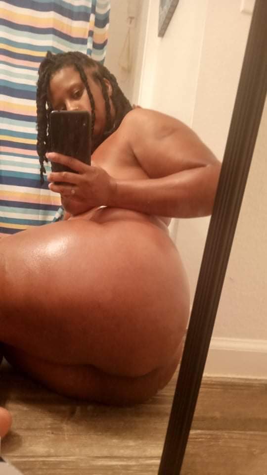 CAPATAINBLACK8's tweet photo. Who old lady is this she got that bomb-ass pussy https://t.co/QfR5Ufytpn