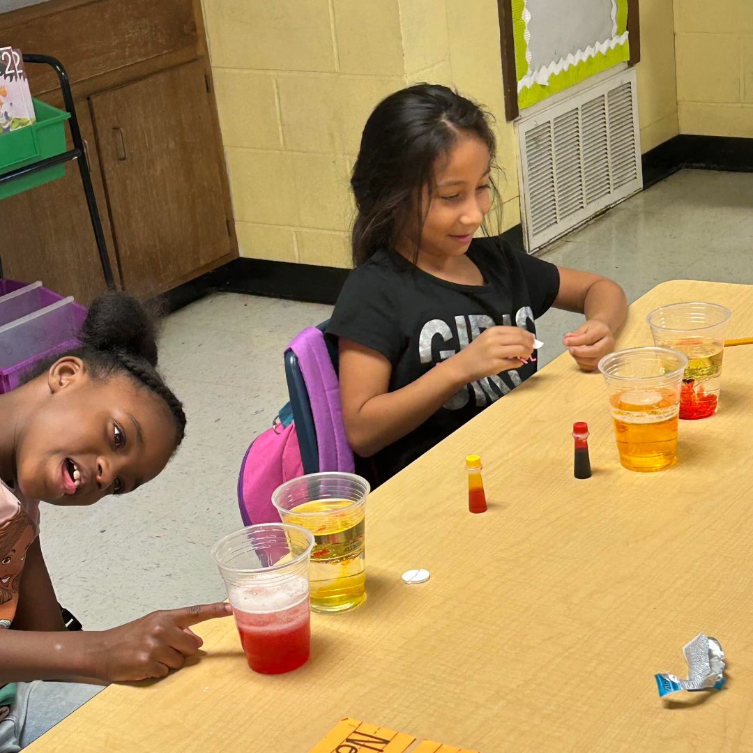 pcssdschools's tweet photo. The COLLEGE STATION ELEMENTARY Colors and Crafts Club students recently explored elements like oil and water. They witnessed the concept of density, while using oil, water, alka-seltzer, and food coloring to make their own miniature lava lamps! #pcssdproud #serveall https://t.co/ZB4goXwkel