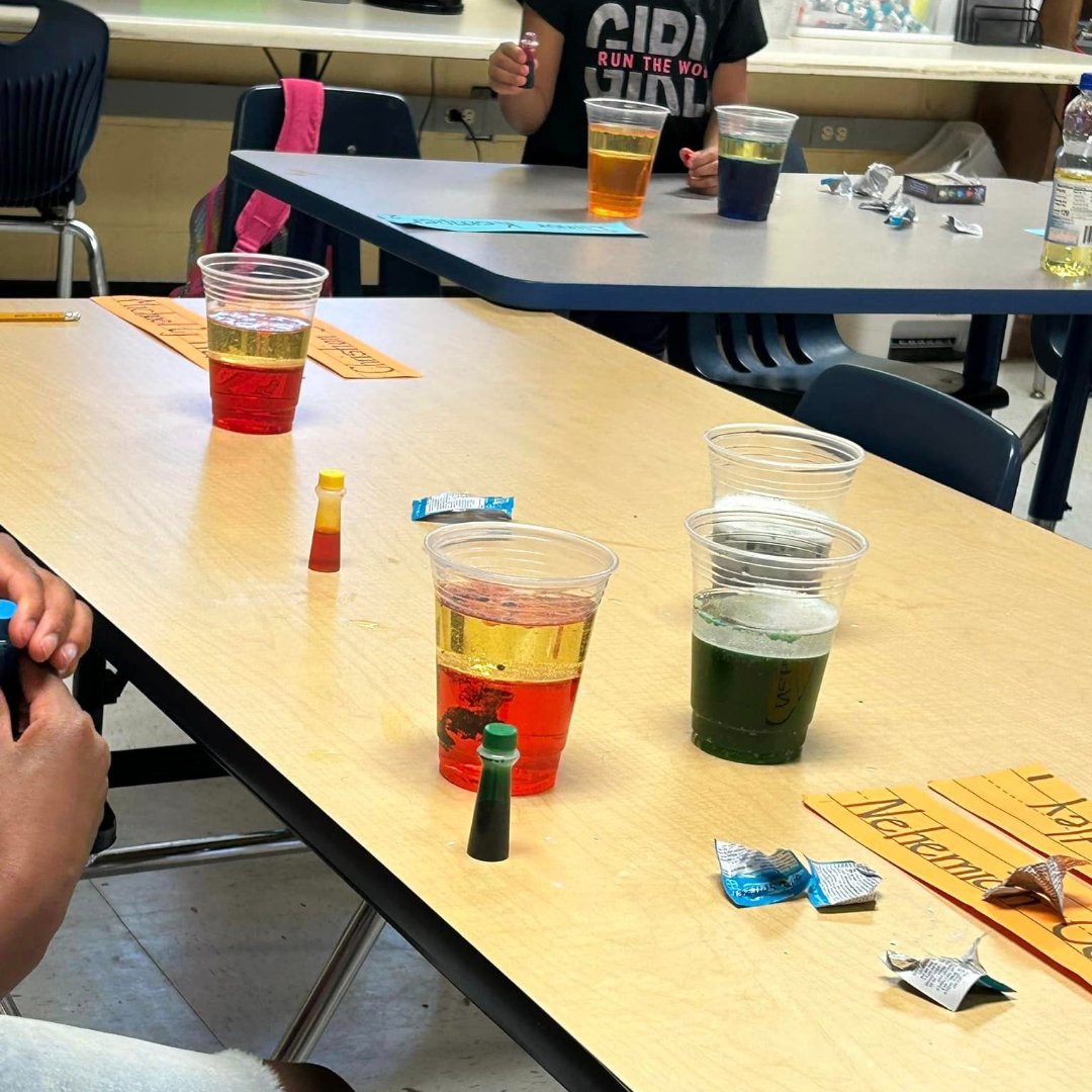 pcssdschools's tweet photo. The COLLEGE STATION ELEMENTARY Colors and Crafts Club students recently explored elements like oil and water. They witnessed the concept of density, while using oil, water, alka-seltzer, and food coloring to make their own miniature lava lamps! #pcssdproud #serveall https://t.co/ZB4goXwkel