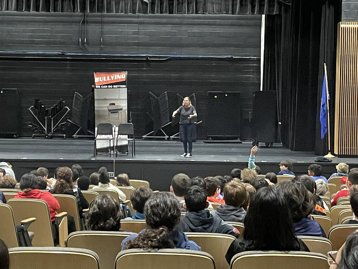 ffldwoodsms's tweet photo. Our 6th and 8th graders took part in grade level assemblies yesterday focused on anti-bullying and high school choices, respectively. Thank you to Interactive Theater and our Regional HS for these informative sessions! https://t.co/3k866E29e9