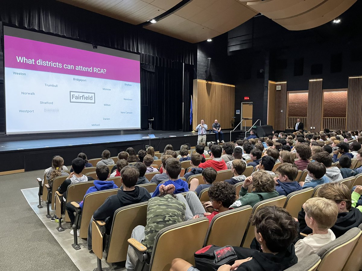ffldwoodsms's tweet photo. Our 6th and 8th graders took part in grade level assemblies yesterday focused on anti-bullying and high school choices, respectively. Thank you to Interactive Theater and our Regional HS for these informative sessions! https://t.co/3k866E29e9