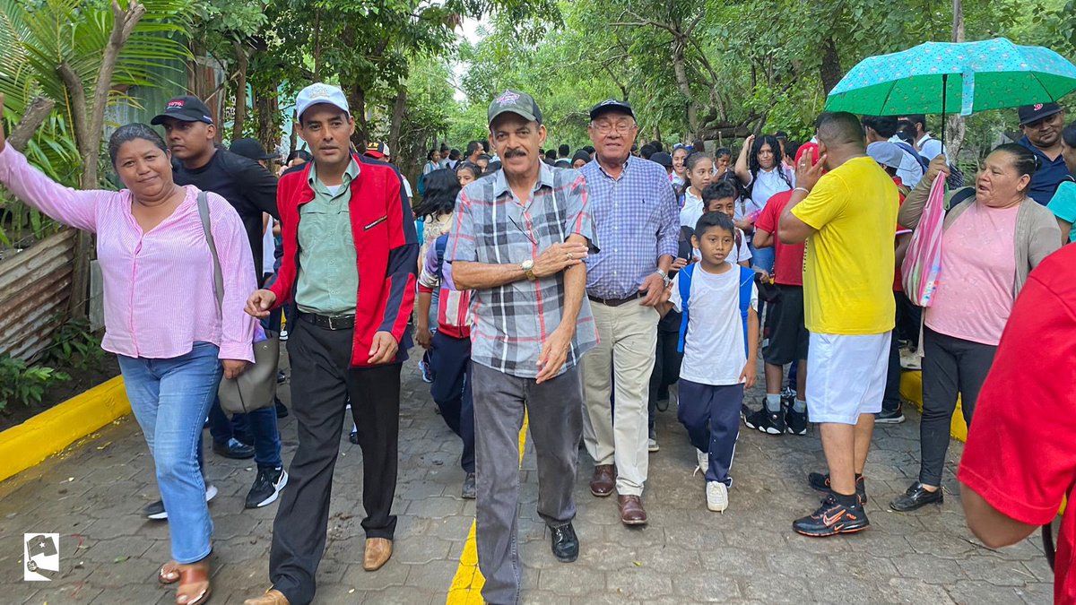 LaLuchaSigue79's tweet photo. #Nicaragua | Las autoridades municipales de Nandaime llevaron a cabo, durante la tarde de hoy, un significativo evento: la inauguración de 100 metros lineales de calle. Esta iniciativa representa un paso adelante en la restauración de derechos fundamentales para las familias https://t.co/OcKpc8AJxJ