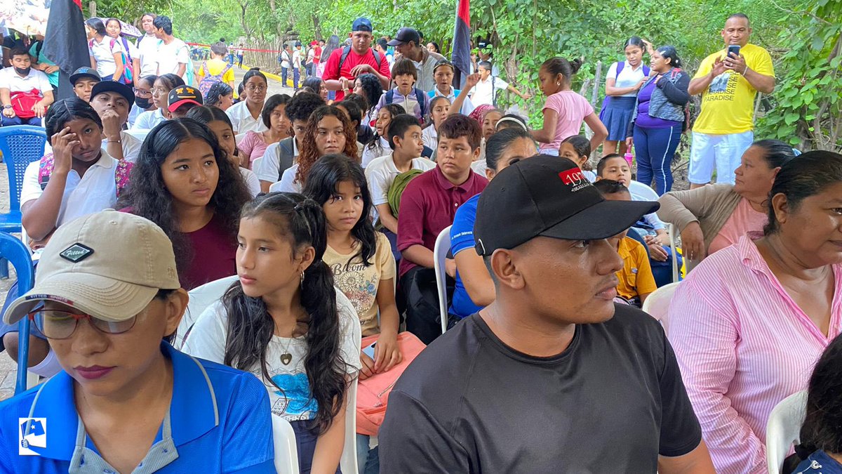 LaLuchaSigue79's tweet photo. #Nicaragua | Las autoridades municipales de Nandaime llevaron a cabo, durante la tarde de hoy, un significativo evento: la inauguración de 100 metros lineales de calle. Esta iniciativa representa un paso adelante en la restauración de derechos fundamentales para las familias https://t.co/OcKpc8AJxJ