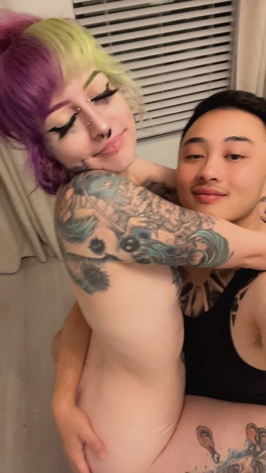 We might of played a game of monopoly 💅  🫦 @neverboob  🐔 @OddZodds https://t.co/uUsVRjvbBW<a class="tags" href="/tag/neverboob">@neverboob</a>