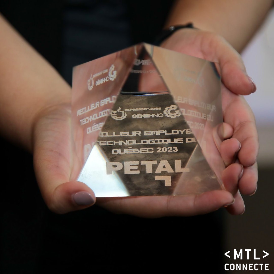 🏆   a décroché le prix du Meilleur Employeur offert par   pendant l'événement MTL CONNECTE ! 🌼 #Réussite #Travail #Prix #Petal #MTLCONNECTE 🌟