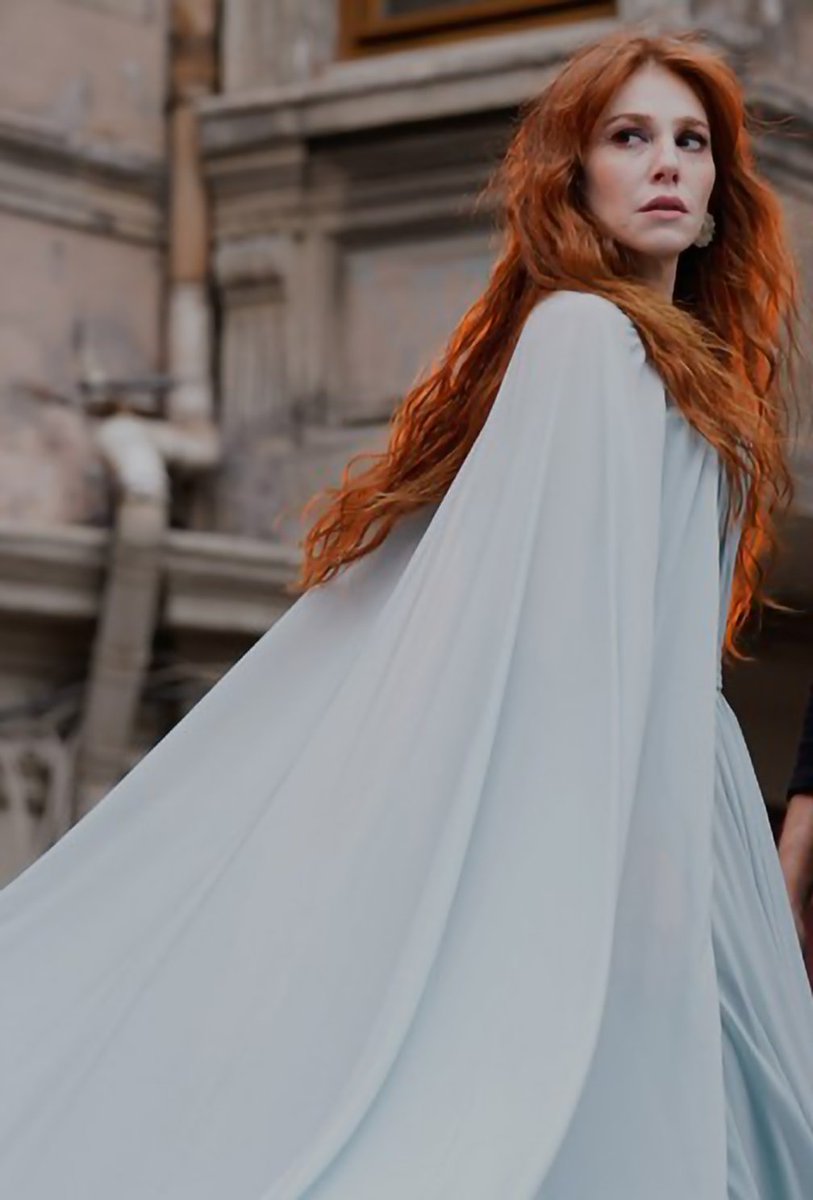 NormaGo13421831's tweet photo. @elcinsangutr @elcnsng 🧡🧚♀️💫#ElçinSagun #PERY 💫🧚♀️🧡 https://t.co/PeZdAJJ1C4