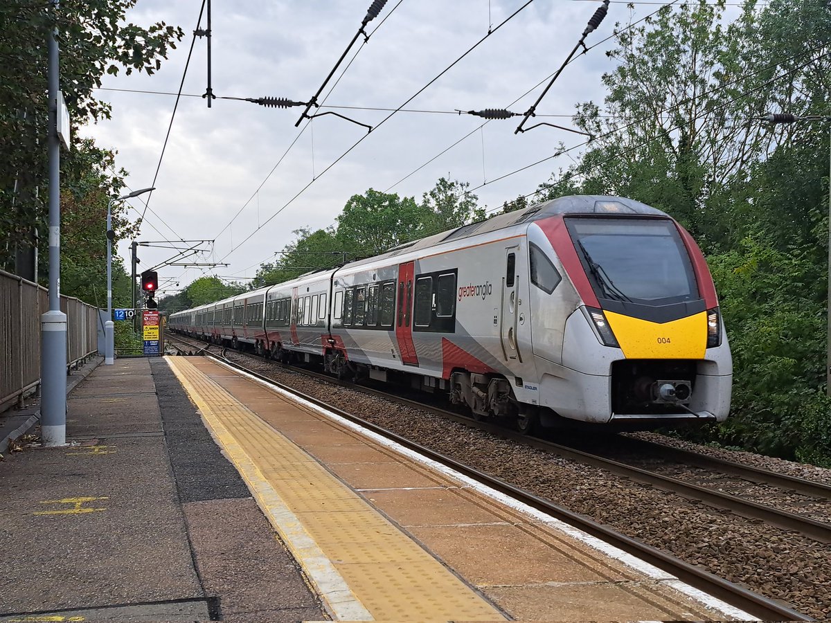 danthetrainman's tweet image. Nice afternoon seeing some @greateranglia trains at Diss. #class745 #class755 #photography #ukrailscene