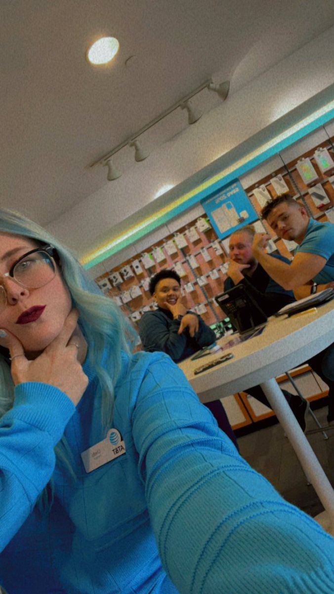 SQUAD! slow day at the Greene means lots of cleaning, calling leads, and of course selfies with the gang 💚