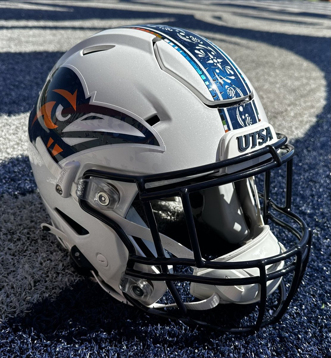 UNISWAG's tweet photo. Special Hispanic Heritage helmets this week for @UTSAFTBL 

#uniswag https://t.co/OYZBr5Q3Fe
