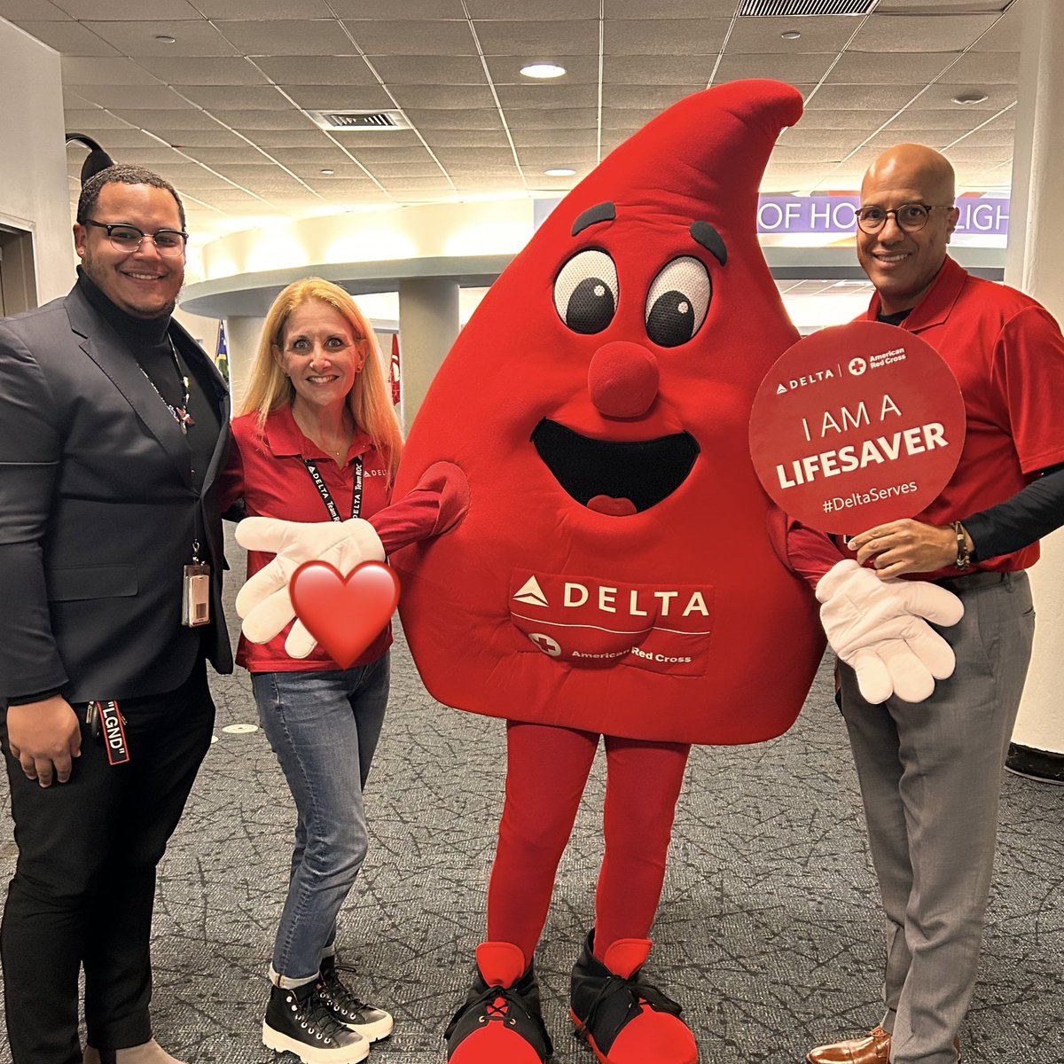 KatieACarroll's tweet photo. Helping the communities where we live, work and serve is in Delta’s DNA. @TopDMC &amp; I are overwhelmed with gratitude for the @ROCAirport community who made today’s  Blood Drive a resounding success!

#deltaserves #blooddrive #rochesterny #RedCross https://t.co/nzmTY7Azj2