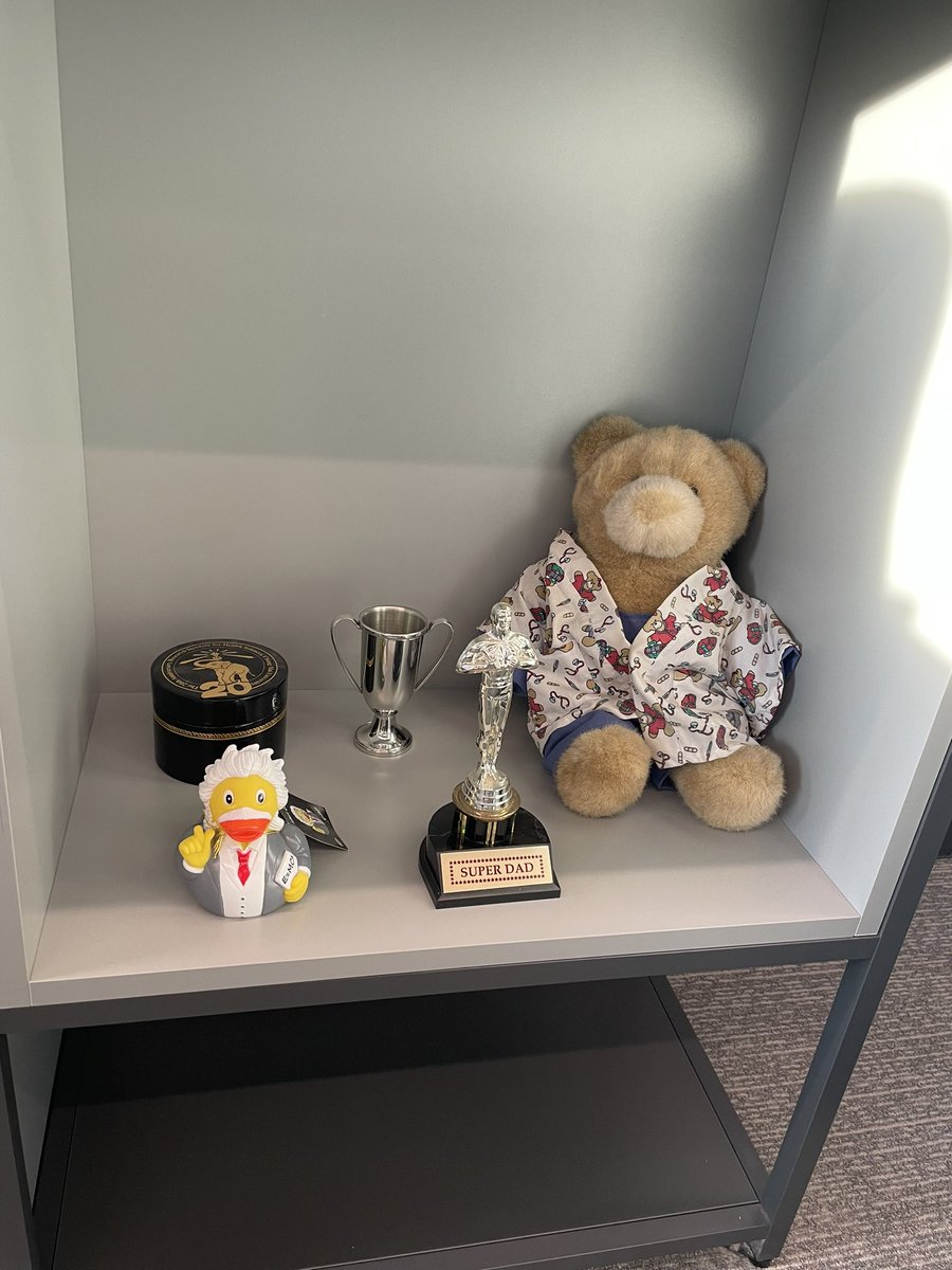Jilian Melamed (@jilianmelamed) on Twitter photo Spotted the most prestigious, highly coveted award on the <a href="/WeissmanLab/">The Drew Weissman Lab</a>‘s trophy shelf today #superdad #Nobel Spotted the most prestigious, highly coveted award on the <a href="/WeissmanLab/">The Drew Weissman Lab</a>‘s trophy shelf today #superdad #Nobel