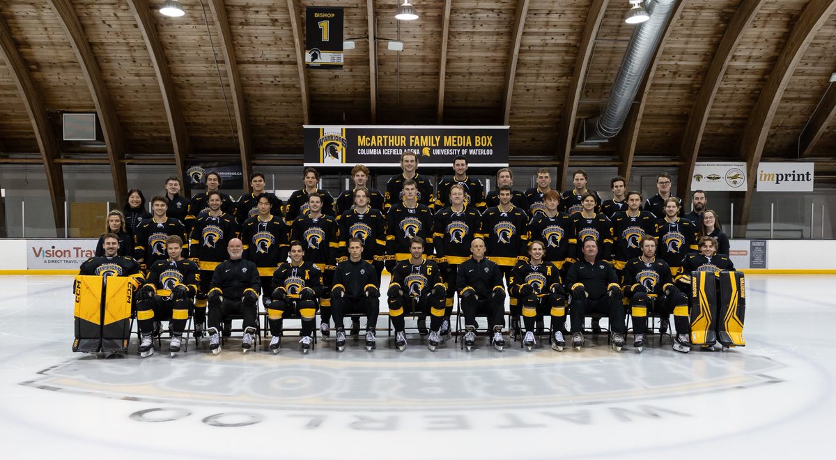 Your 2023-24 Varsity Men’s Hockey team!! 

#GoBlackGoGold #UWaterloo <a href="/WlooWarriors/">Waterloo Warriors</a> 

📸 Courtney Caird