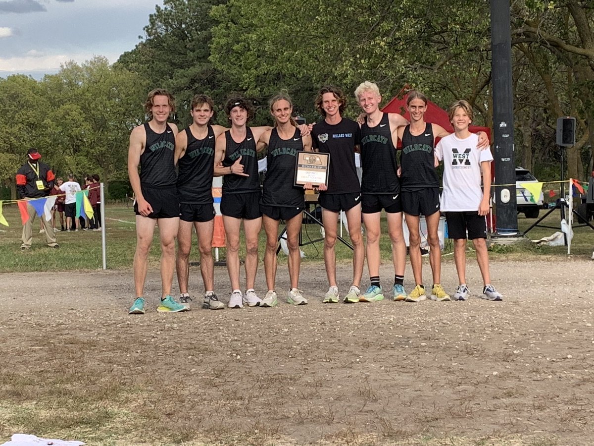 MWestXC's tweet photo. Boys finish second at the A-4 District to qualify for state next Friday. 5 in the top 15! https://t.co/98ps36bKPW