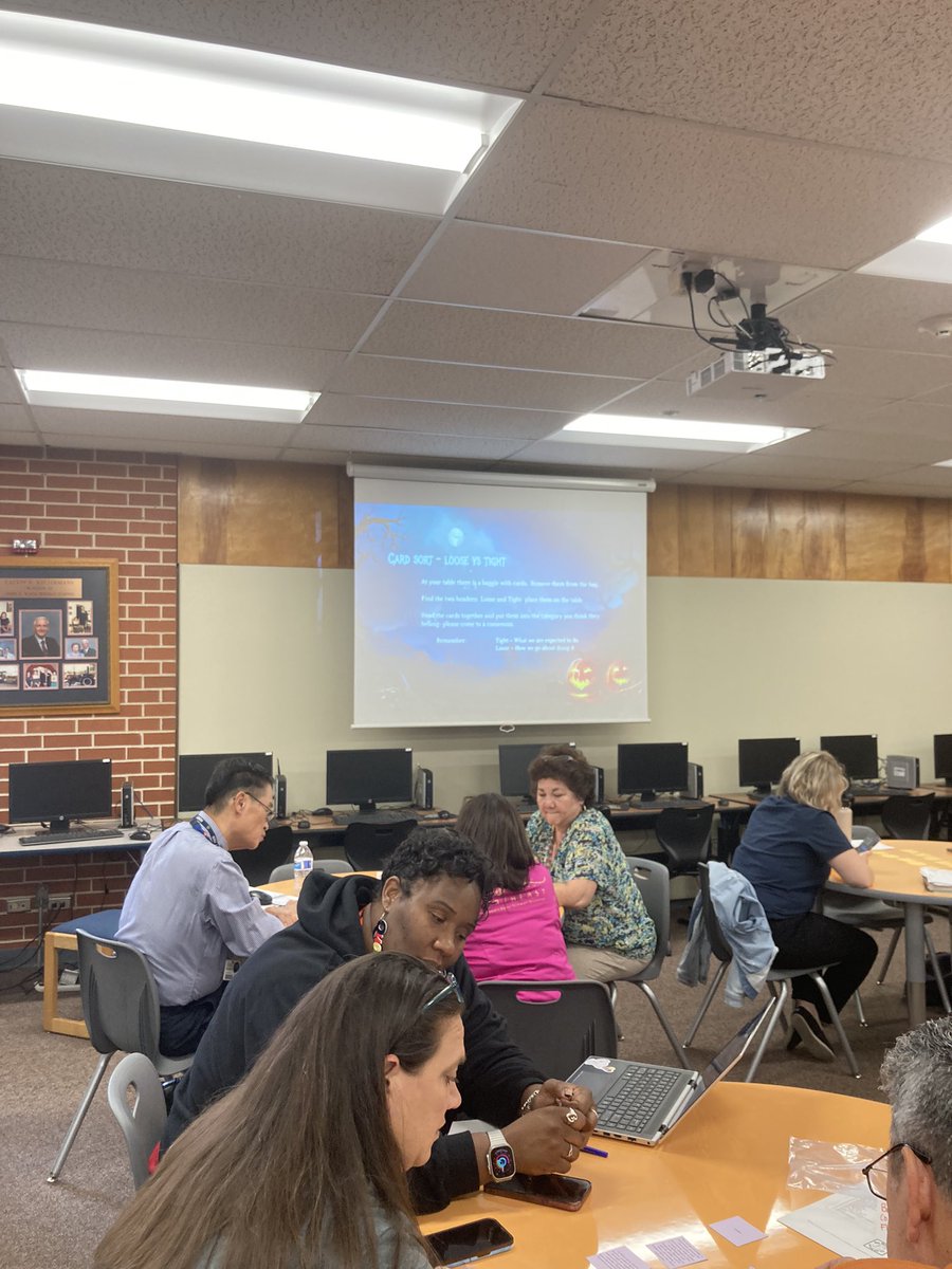 ossurkc54's tweet photo. Digging deeper into systems and structures of a PLC!!!  Go Wranglers! @BradHenze @Mattahlgren @WranglerScience @WranglersWood @woodneisd @Ravae96 @WMSLadyWrangler https://t.co/LwOvCBQopF