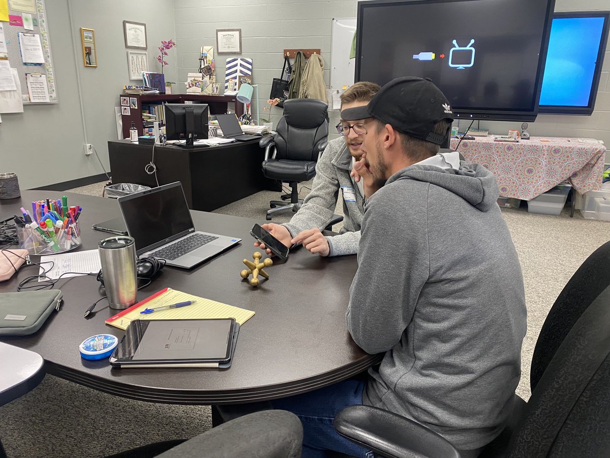 Stephanie DeLuca tweet media