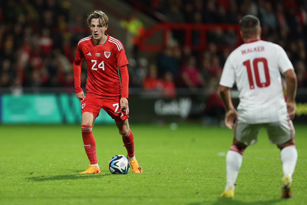 Charlie Savage tweet media