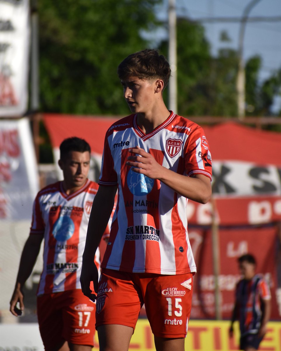 acsmmza's tweet photo. 𝗘𝗟 𝗠𝗔𝗦 𝗝𝗢𝗩𝗘𝗡 🤩🇦🇹

🦁 Francesco Benedetti no sólo se convirtió en el 9no jugador del semillero chacarero en debutar profesionalmente en este año, sino que también es el más joven en lograrlo.

¡Felicitaciones, Franche! Que sea solo el comienzo 👏🏻💎

#VamosChacarero 🇦🇹 https://t.co/6BJMkCfPQU
