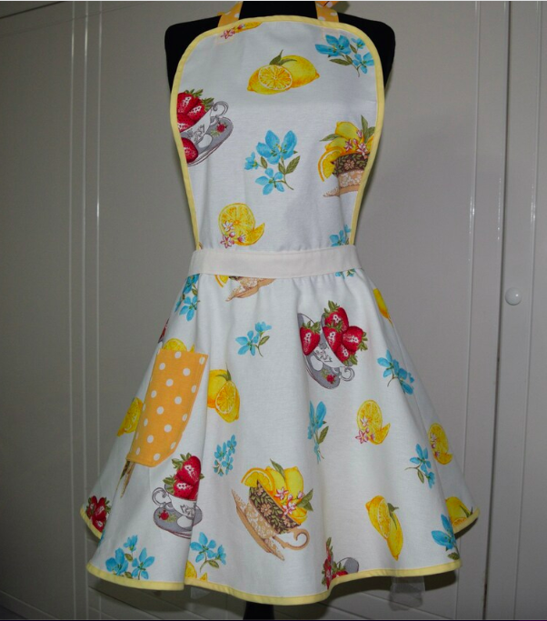 ShianaCraft's tweet photo. Full and Half Aprons
https://t.co/TY0y9tKYpr
#etsyfinds #etsygifts #lemon #apron #fruits #green #elevenseshour #earlybiz #craftbizparty #handmadegifts #kitchen #crafthour #holiday #homemade #lemonapron #gifts #etsysale #etsy #handmade #holidaygifts #kitchen #Cooking #crafthour https://t.co/lHMIE5sOg5