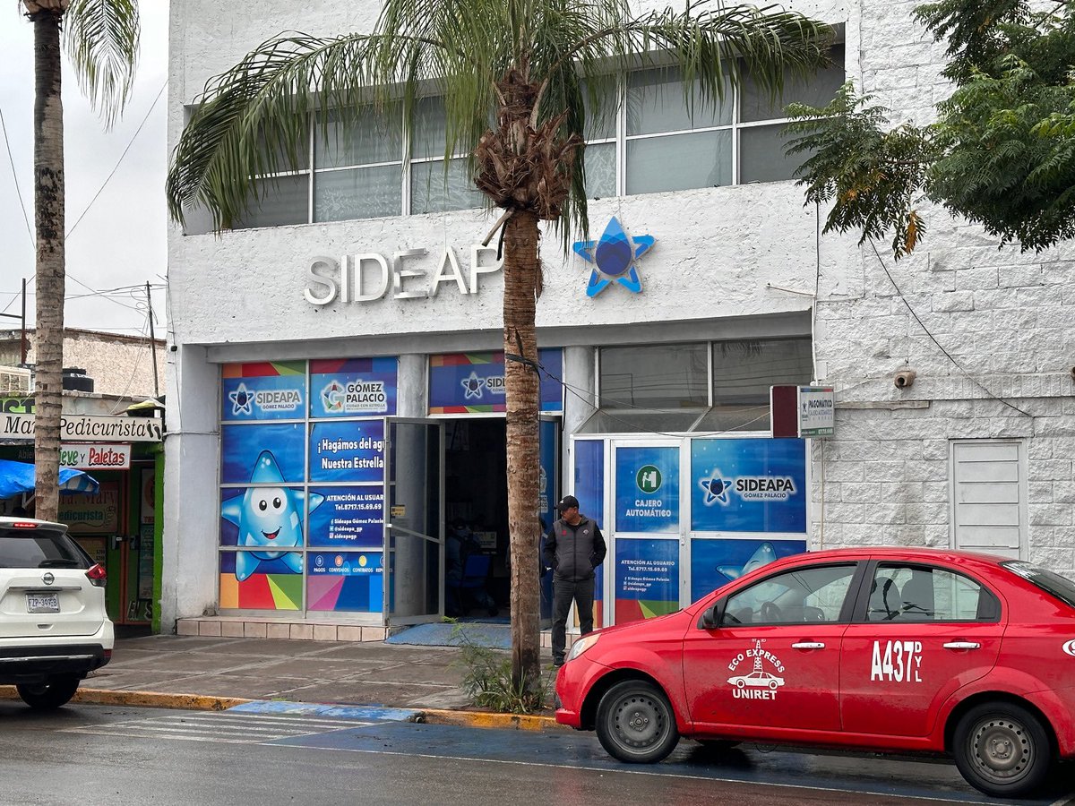 AlTiempoDgo's tweet image. #AvisoImportante🚨| Sistema Descentralizado de Agua Potable y Alcantarillado (#Sideapa) de #GómezPalacio, hace llamado a estar alertas y no caer en trampa de #falsos gestores que prometen descuentos, servicios especiales o trámites a cambio de “pequeña cuota”