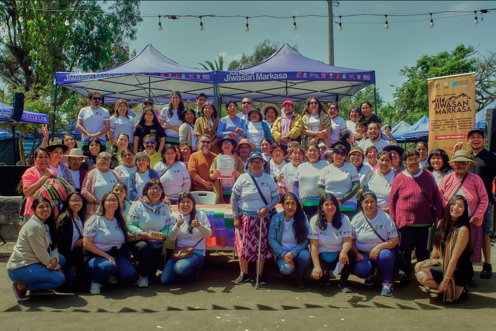 cherobres's tweet photo. Se conformó la 👉Asociación Gremial Feria Regional Jiwasan Markasa👈 un hito importante para los productores y productoras, quienes reafirmaron su compromiso con el desarrollo local. @superarpobreza @ServicioPais @GoreAyP @CamaronesChile  @MunicipioPutre @generallagos @MuniArica https://t.co/makNXHTmt5