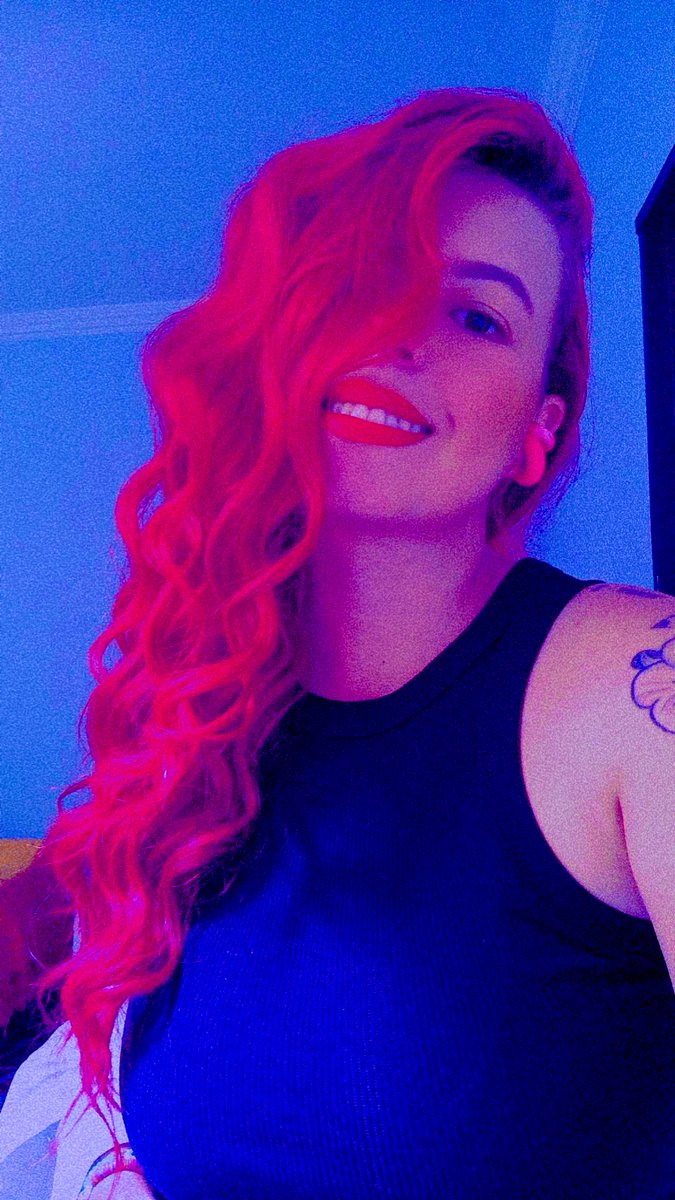 Always on red 🥰😘😇