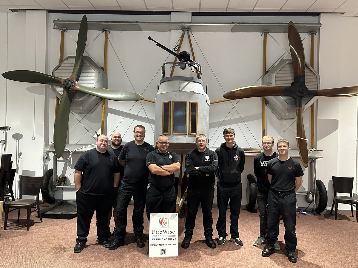 A fantastic #EV Responder Awareness Course this evening for some of the crew and JO’s. A fantastic insight into EV Construction, Theory and Tactics.

An extremely well designed and suitable course for all frontline responders, look no further than @FireWise_UK 

#IAIIMprotocol