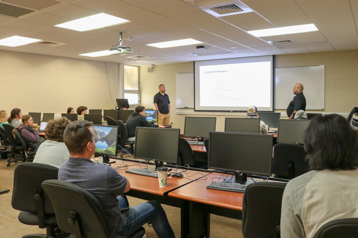 GCCCBroncbuster's tweet image. Gabe Gallardo and Brian Crockett, Broker at Crockett &amp;amp; Co Real Estatewith Crockett &amp;amp; Co. Real Estate visited Dr. Ortega&apos;s Personal Finance class today. Students had the opportunity to learn and ask questions on #HomeBuying101🏡.

#FinanceClass💵
#ProducingPositiveContributors