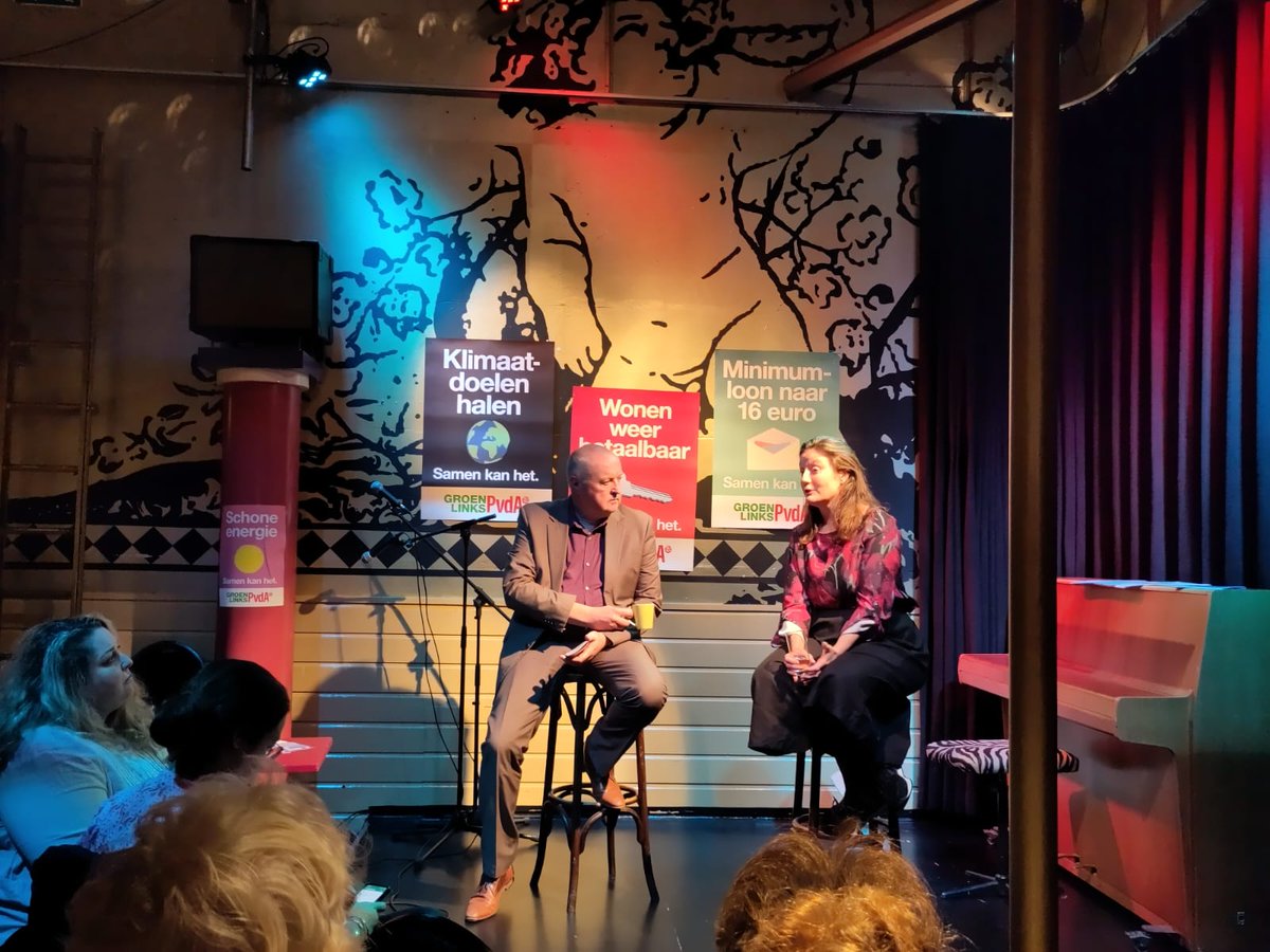 Sunny_Lakerveld's tweet photo. Een avond van solidariteit met @suzanne_GL 
Een bijzondere avond kwamen mensen samen in een sfeer van hoop, georganiseerd door PvdA GroenLinks Aalsmeer. @suzanne_GL een toegewijde politica, bracht inspirerende woorden over rechtvaardigheid en het klimaat. https://t.co/HnBxoGtXHJ