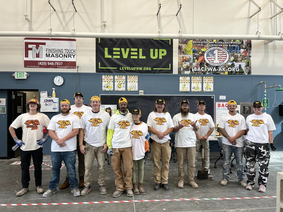 levelupnw's tweet photo. The Pacific Northwest @SPECMIX ⛏🧱 Bricklayer 500 results are in, and it was a showdown of skill, speed, and precision!
Huge congrats to our SPEC MIX Bricklayer 500 champion, Ben Torve representing R&amp;D Masonry, and our Jr SPEC MIX champion, Colby Brandt, representing RT General. https://t.co/VxMKK2iWw0