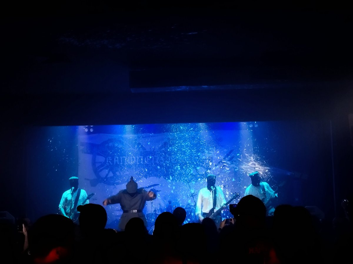 ccorti80's tweet photo. Impressionant concert de KANONENFIEBER + PERENNIAL ISOLATION

Si, les meves fotos són pèssimes (però és el que hi ha el meu mòbil i la "meva capacitat per fer fotos"( https://t.co/rWbju96xmy
