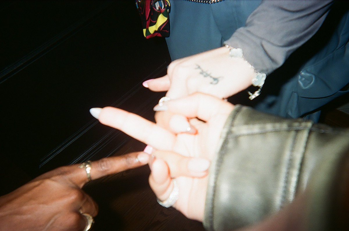 Joéllen tweet media