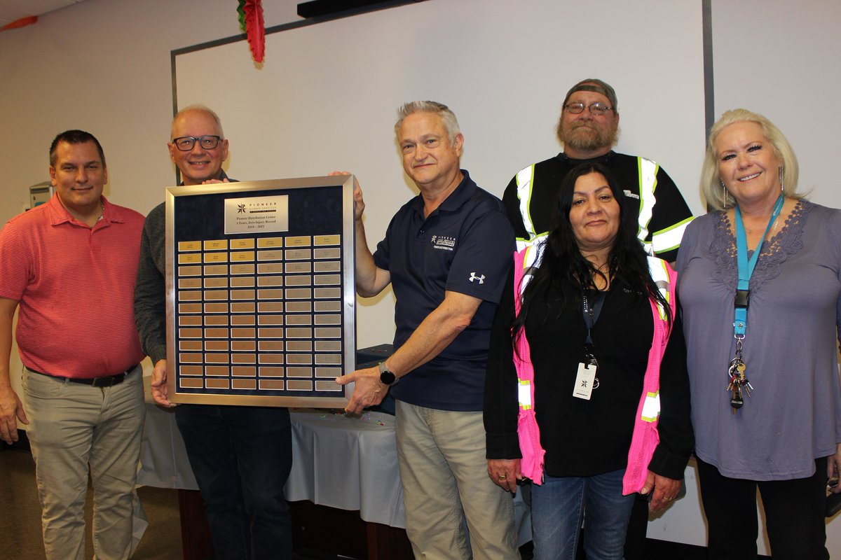 PioneerWA's tweet photo. Congratulations to Pioneer Distribution Ctr. (PDC) team of employees that earned a 5-Year, No Injury Award - what a fantastic record!! Special thanks to Vicki Cleveland, director at PDC; & Robert Gallagher, Environmental Health & Safety Officer. #SafetyRecord #FiveYearsInjuryFree https://t.co/COoeWfLVfD
