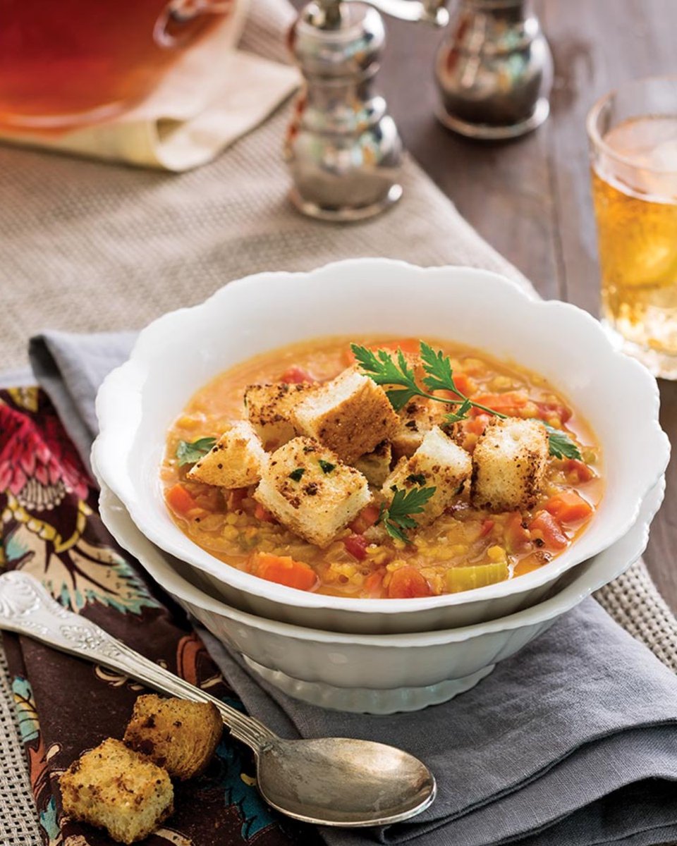 SouthernLadyMag's tweet photo. As the weather cools down, thereβs nothing like a hot bowl of soup to fend off the brisk air. Find recipes for our favorite hearty bisques, stews, and chowders at https://t.co/59OfqwmNpQ.
#southernladymag #soups #fallsoups #easydinners #fallrecipes #fallentertaining https://t.co/ORKDZhzP1b