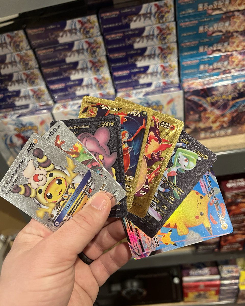 SakurasCardShop's tweet photo. Neighbors kid just brought these over to trade🥲😅 https://t.co/UGmqqjO6Rn