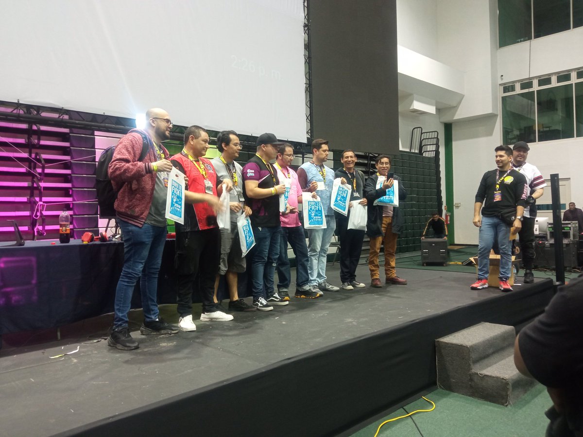 ChanAnyee's tweet photo. De los mejores eventos que me han tocado, buena comida, ambiente, hospitalidad y sobretodo buenas retas y a seguir dándole a una de las cosas que me dan vida, los videojuegos ❤️ https://t.co/AWD1QSMDfj
