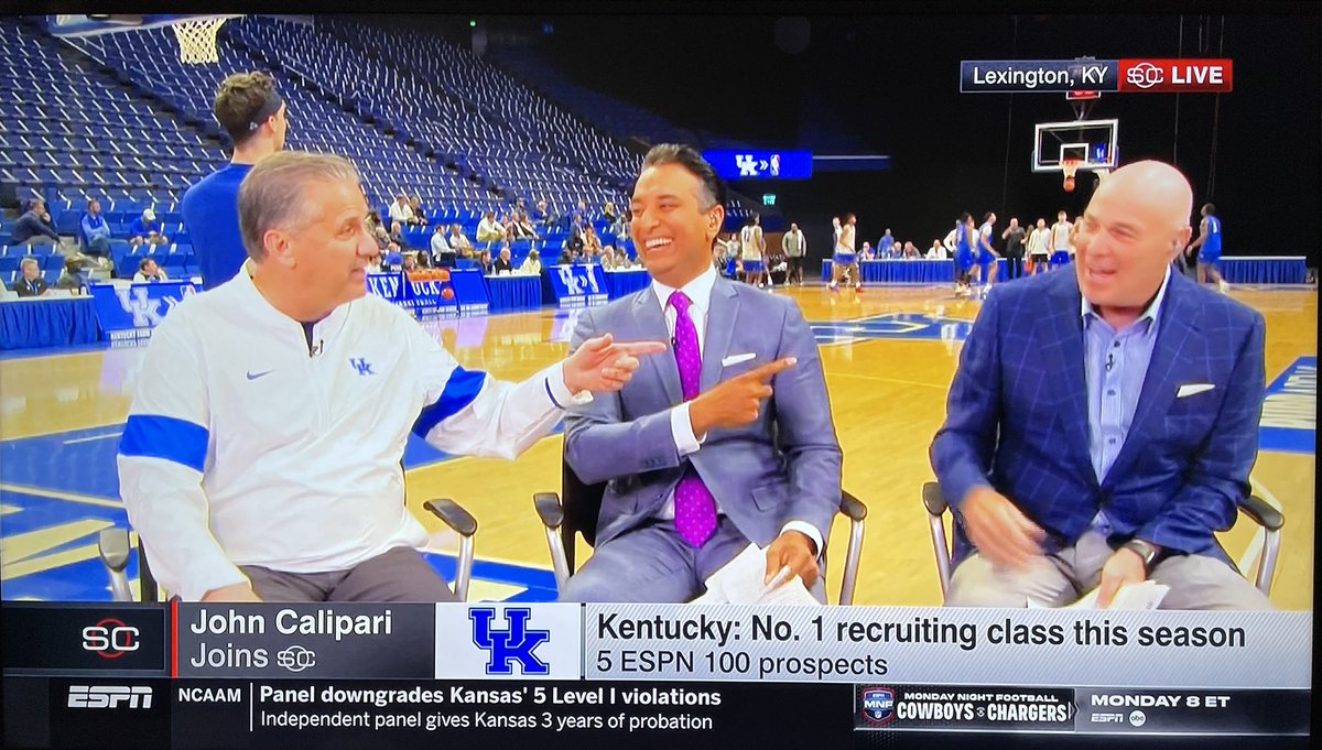 AAJAsports's tweet photo. Great to see both @KevinNegandhi and @MicheleSteele on @espn @SportsCenter just now!

#AAJAreppin #AAPIreppin https://t.co/ahG3SlxZN3