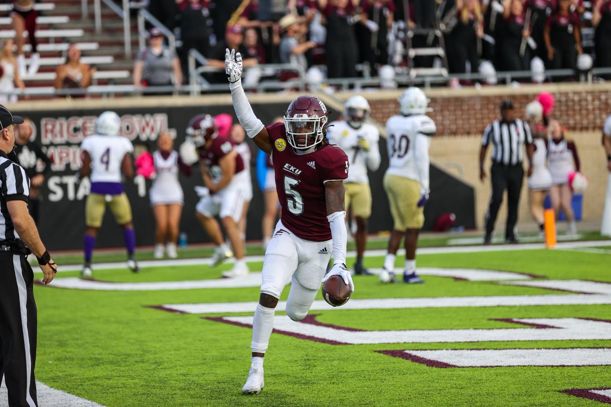 AGTG🙏🏽 Blessed to receive my 10th division 1 offer from Eastern Kentucky University <a href="/CoachCJConrad/">CJ Conrad</a> <a href="/pnfootball/">Pick North Football</a> <a href="/RecruitPN/">Pick North FB Recruiting</a> <a href="/Kstaff07/">kstaff</a> @MickWalker247 @Rivals_Clint <a href="/AllenTrieu/">Allen Trieu</a>