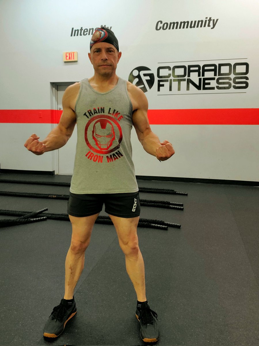 roguemage1's tweet photo. Monday 630am Metcon Full Body workout with Coach Joel complete. I finished my 13 week fitness challenge down 11 pounds and lost 3% body fat.
#gayfit #geekfitness #fitfam #12weekchallenge #noexcuses
@coradofitness @coachjoelcorado https://t.co/a8GznnH57l