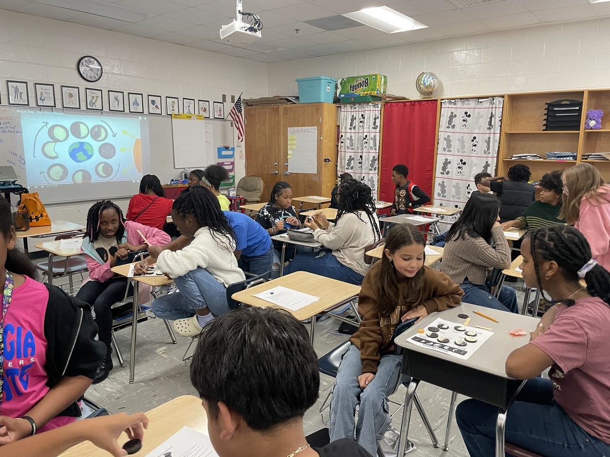 crowley_sheila's tweet photo. Phases of the Moon lab 
Embrey and Chavez make learning memorable
Student Engagement https://t.co/iwWjop7ejw