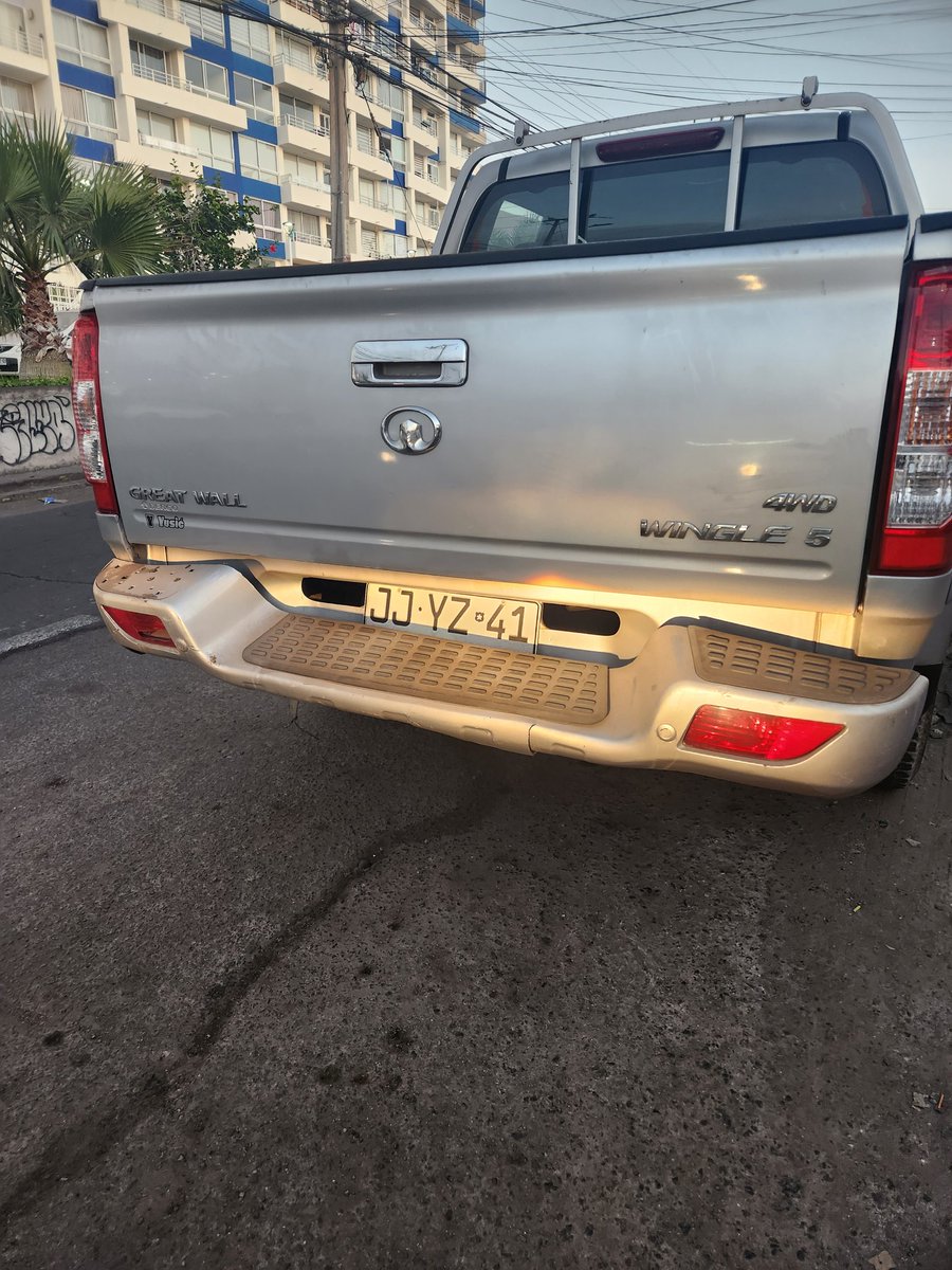 NenyMO's tweet photo. No es primera vez que lo hace, a mi madre le hizo lo mismo !!!.. tener que aguantar este tipo de gente y como si nada !! Hasta se burla.. #Iquique https://t.co/FcO7k8vdhR
