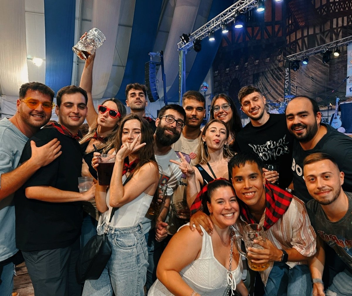 JaraRopero's tweet photo. ❤️🖤❤️🖤 https://t.co/b5Y44Mplc8