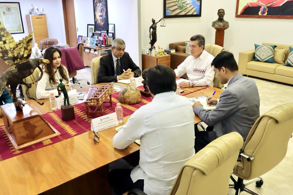 India in México tweet media