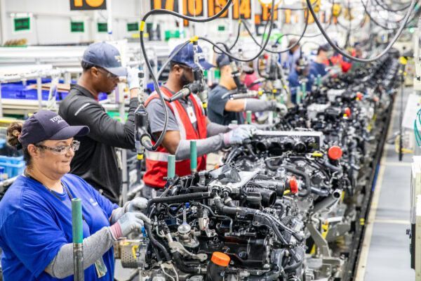 JapanAutosUSA's tweet photo. .Toyota’s manufacturing plants and employees inspire the next generation of innovators while building communities where plants are located. #ManufacturingMonth #MFGMonth #mfg #community #innovation https://t.co/l4JfOHYGDA https://t.co/zpKl5DkF96