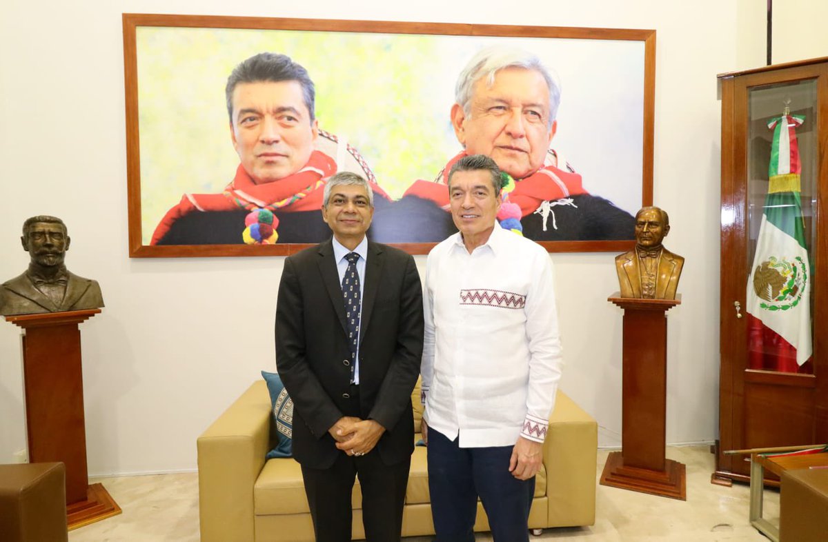 India in México tweet media