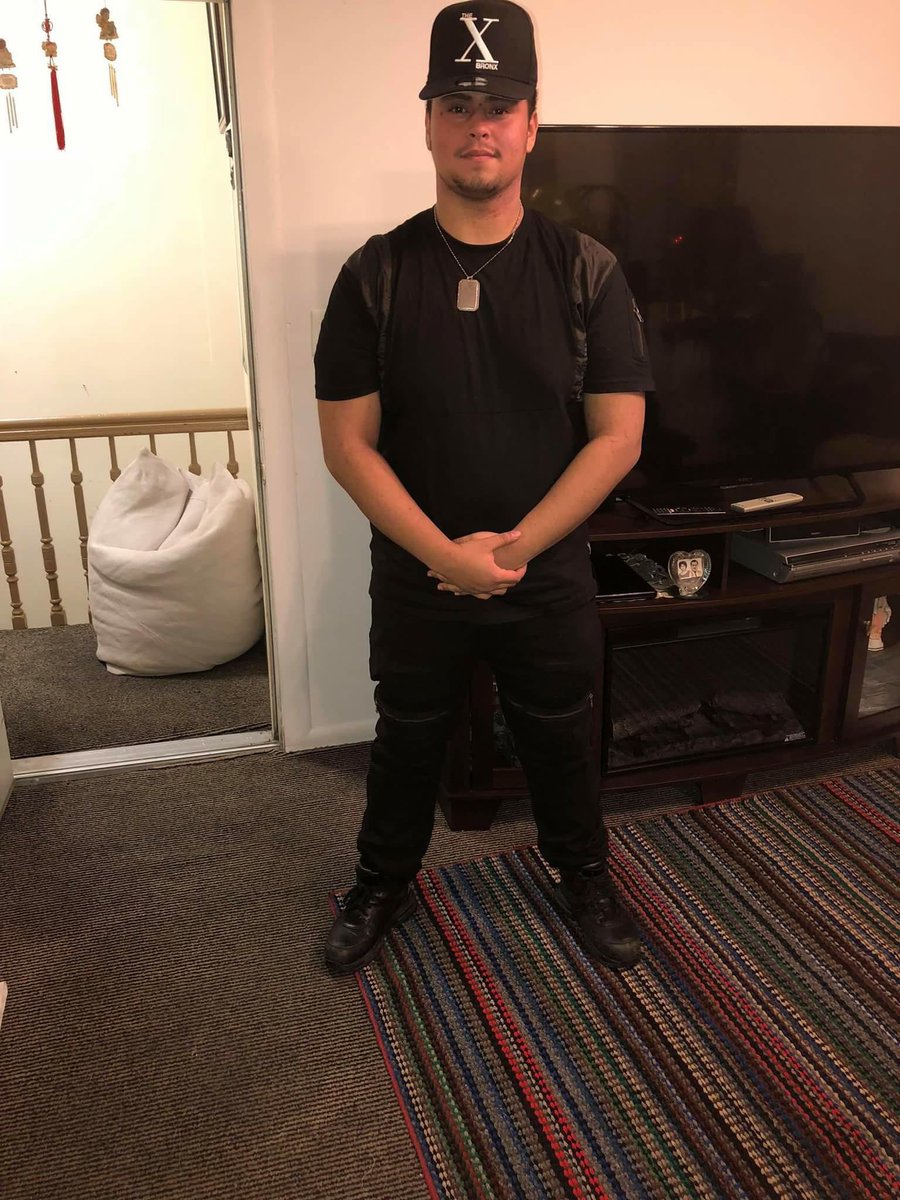 Ess Onyx tweet media