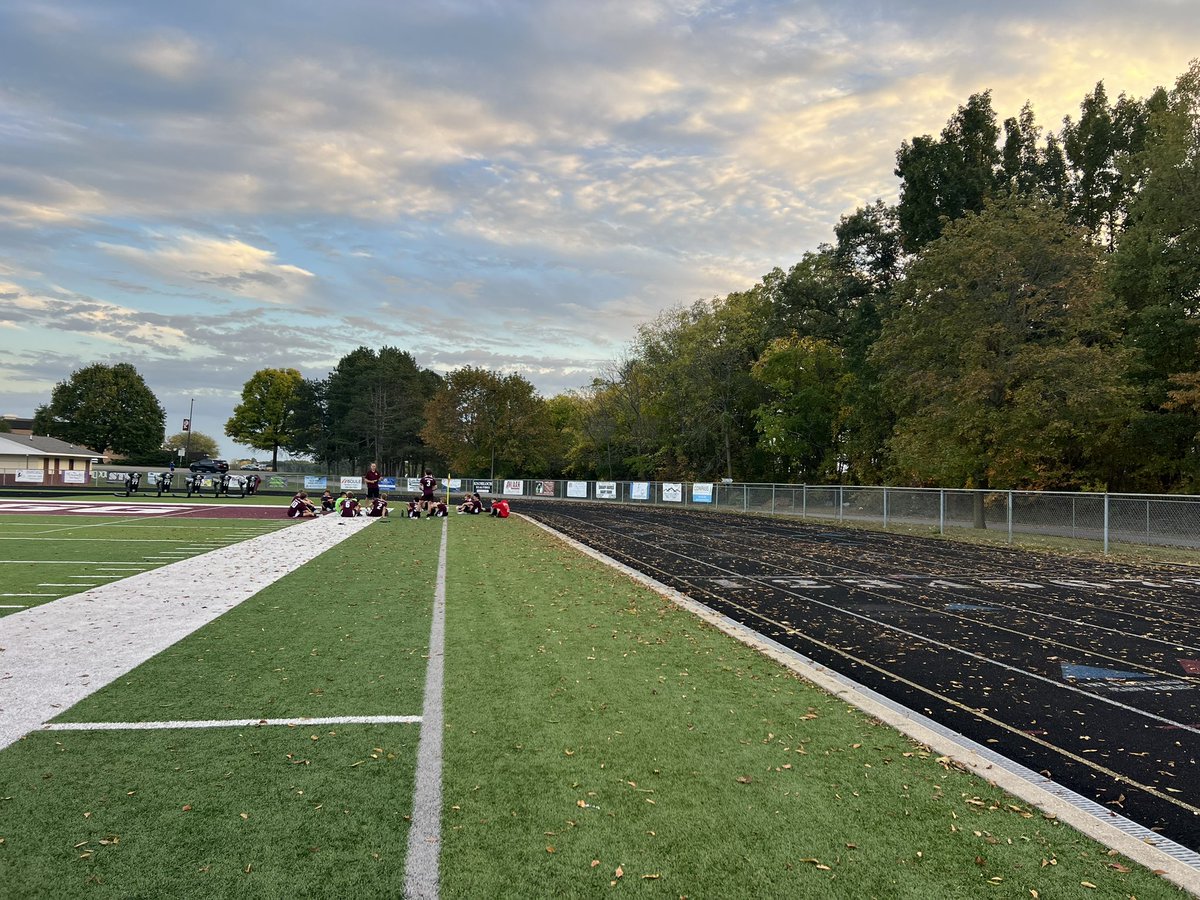 drnickdamico's tweet photo. Beautiful fall night for playoff soccer! #PantherPride #OneDelton https://t.co/hCaaR5TrZO