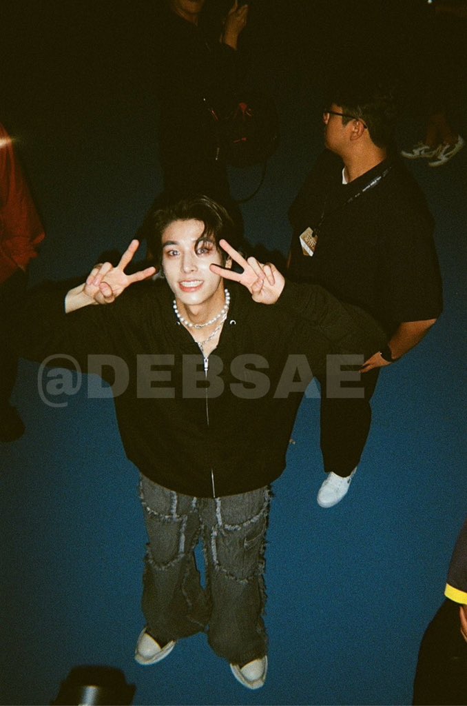 moonandenhypen's tweet photo. ENGENE took this photo of Jungwon, Jay, Jake, and Sunoo on film 🥺 https://t.co/6BYXHkWqhe